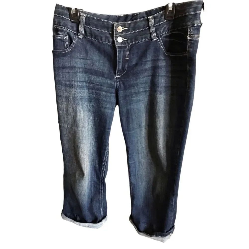 Maurices Juniors size 9/10 capri cropped jeans with cotton blend